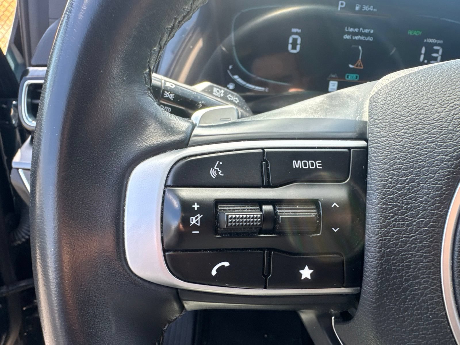 Used 2025 Kia Sportage EX w/ EX Premium Package AWD/4WD image 17