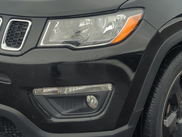 Used 2018 Jeep Compass Latitude image 9
