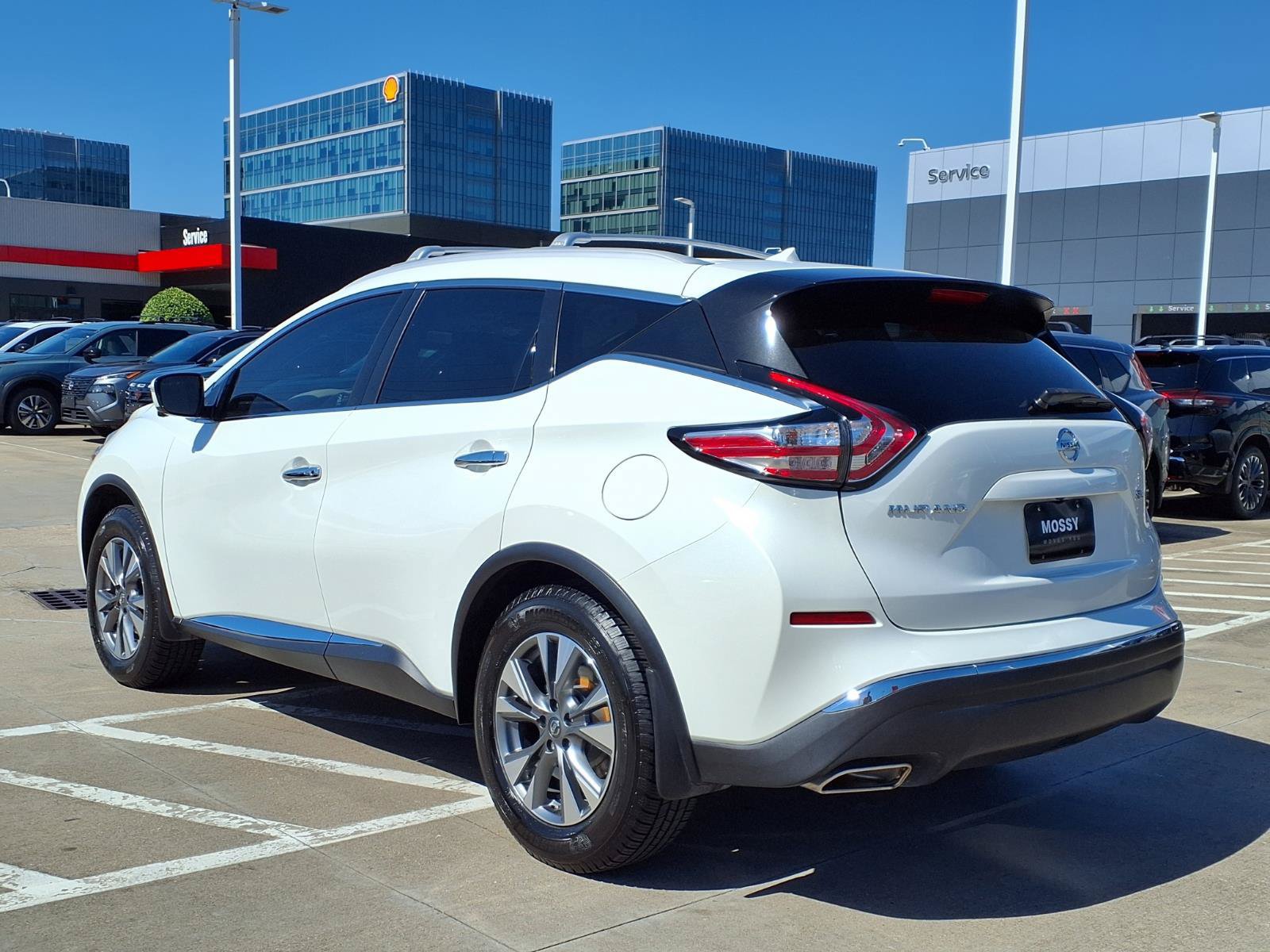 Used 2015 Nissan Murano SL FWD image 2