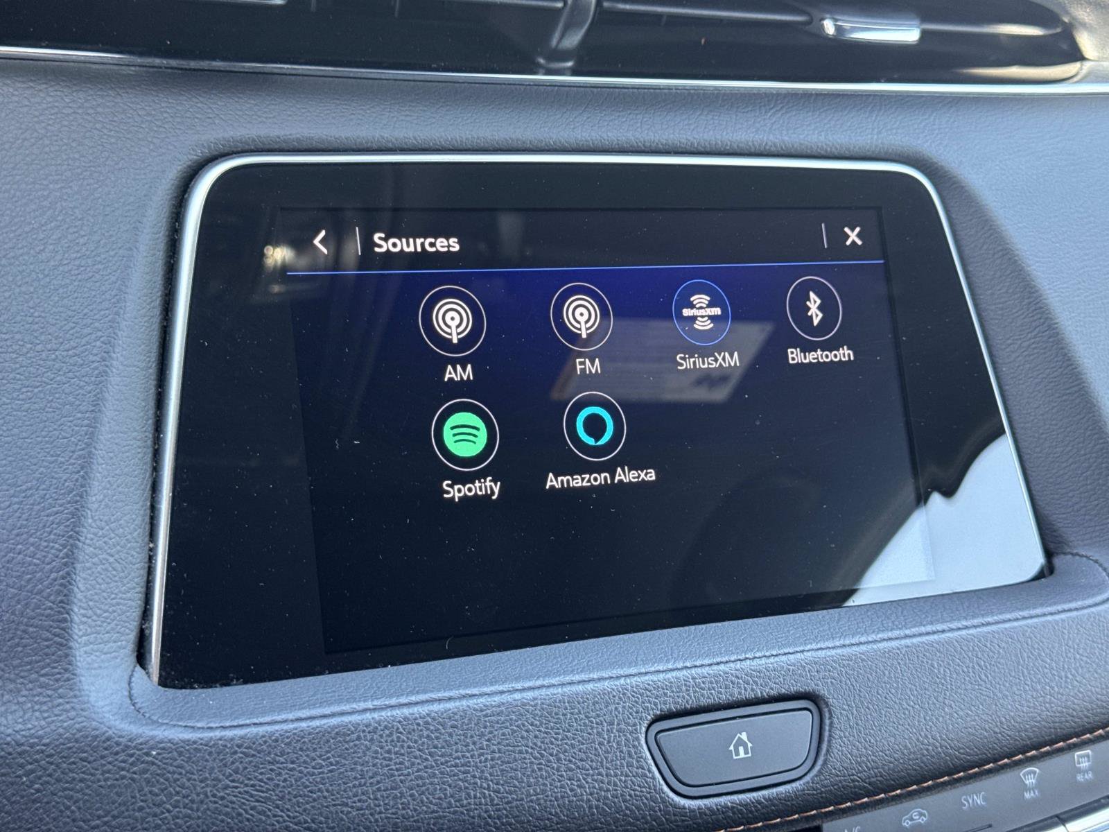 Used 2023 Cadillac XT4 Sport FWD image 18