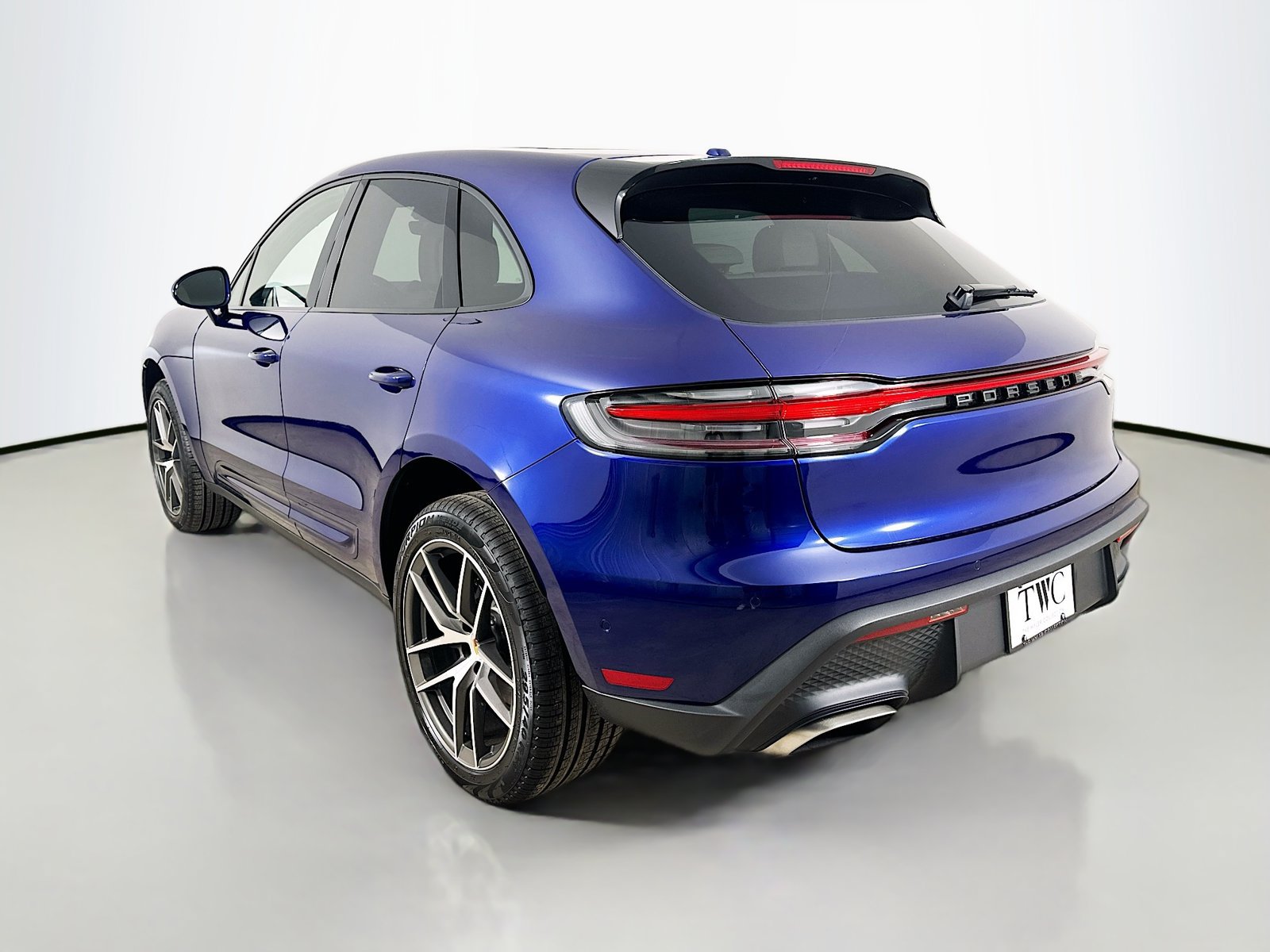New 2026 Porsche Macan AWD/4WD image 7