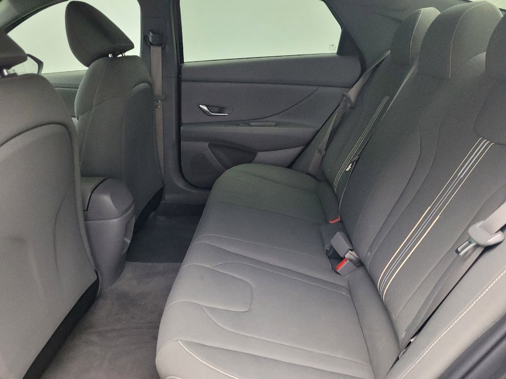 Used 2024 Hyundai Elantra SEL image 18