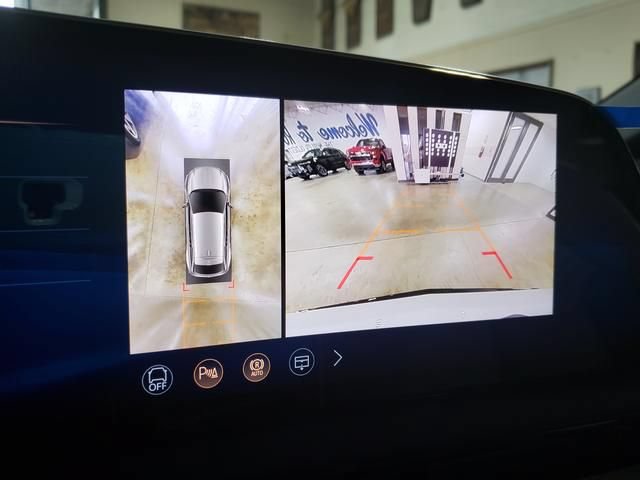 New 2027 Cadillac Optiq Premium Luxury w/ LPO, Floor Liner Package AWD/4WD image 24