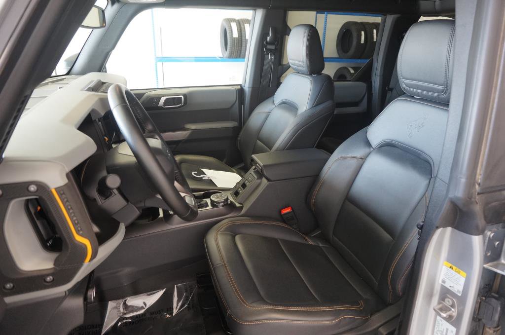 Used 2023 Ford Bronco Badlands image 11