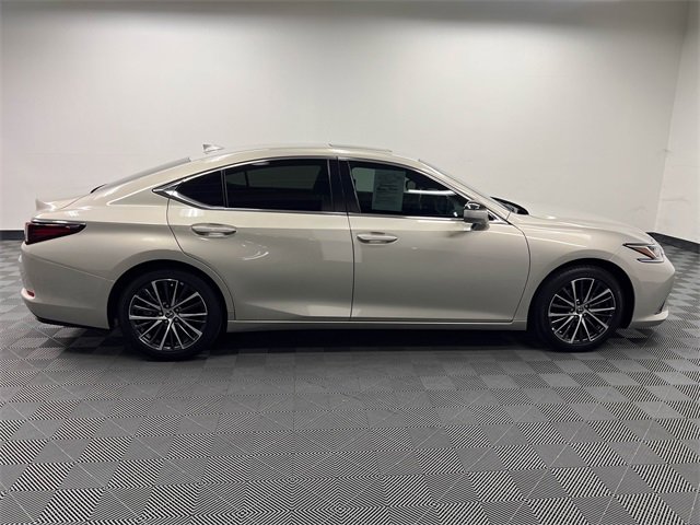Certified 2024 Lexus ES 350 w/ Premium Package image 4