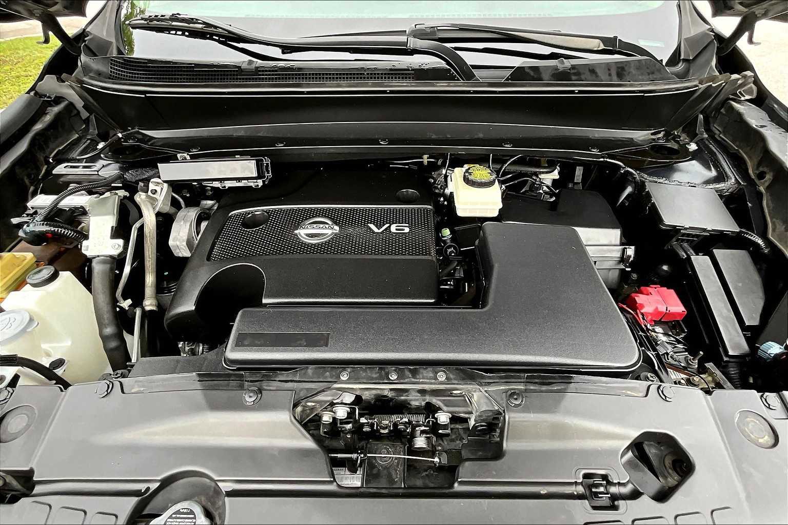 Used 2013 Nissan Pathfinder SL FWD image 32