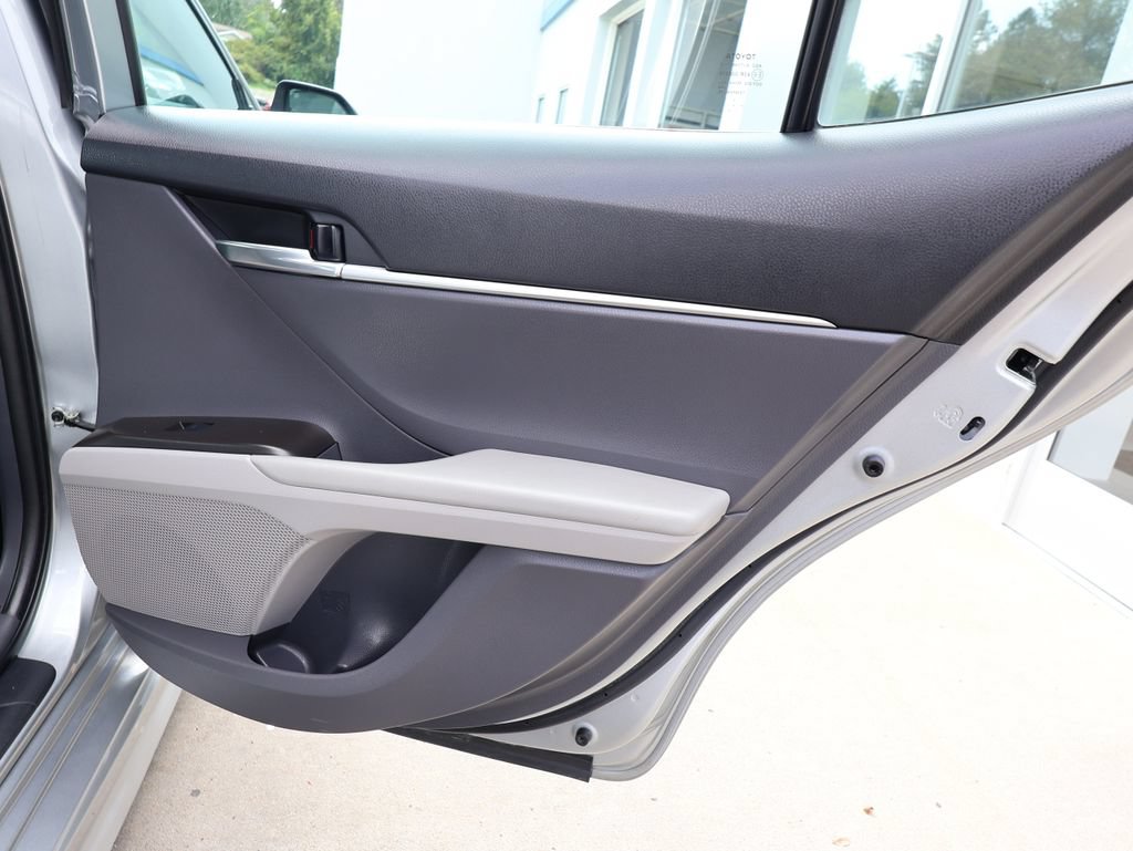 Used 2022 Toyota Camry SE FWD image 27