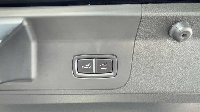 Used 2019 Porsche Panamera w/ Premium Package Plus RWD image 34