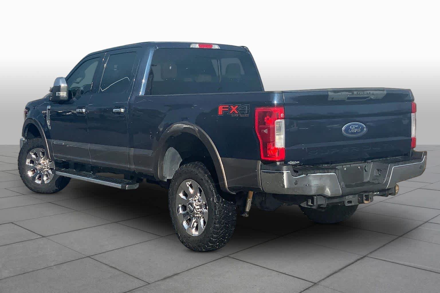 Used 2017 Ford F250 Lariat w/ Lariat Ultimate Package AWD/4WD image 12