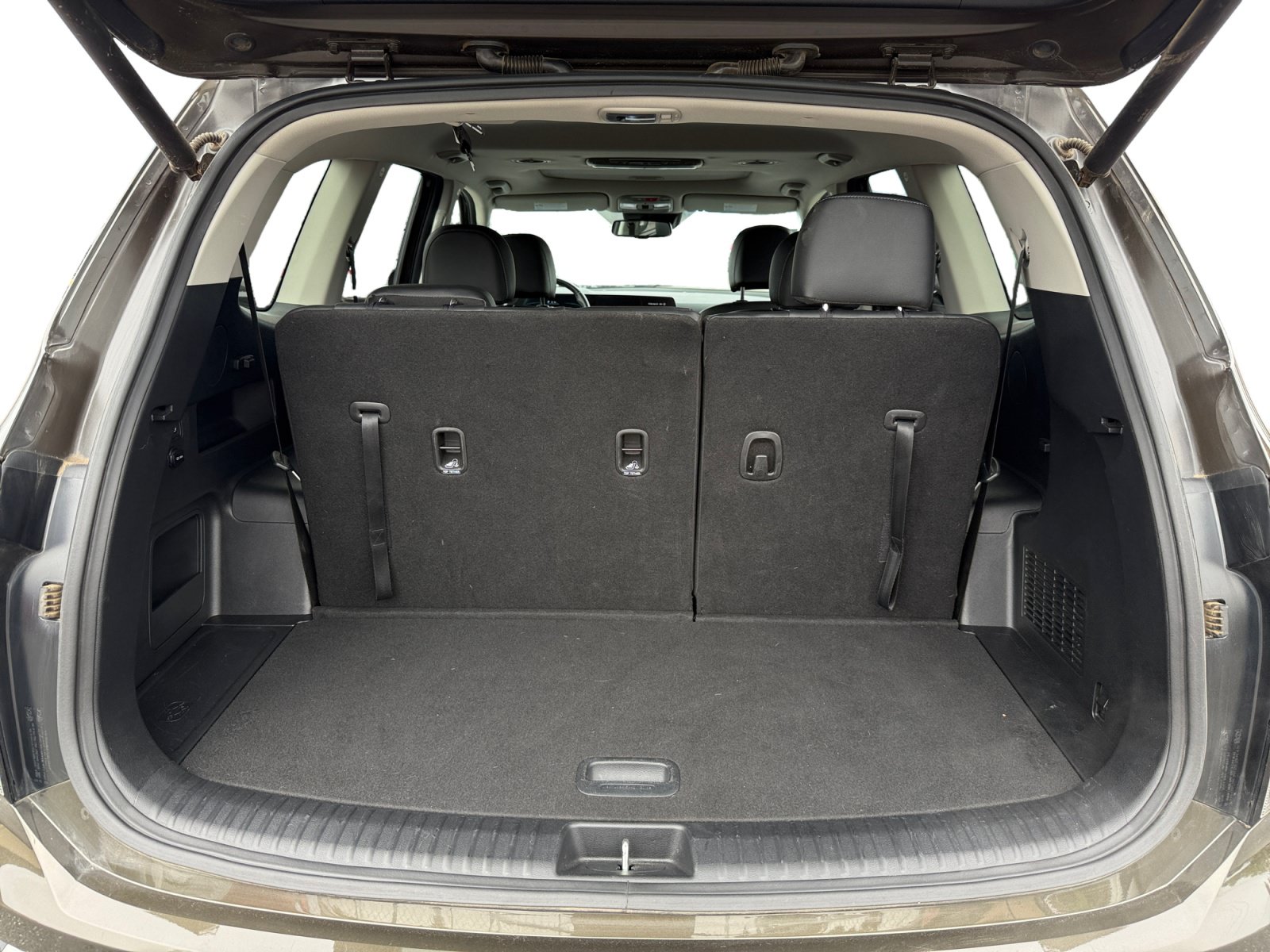 Certified 2025 Kia Telluride EX w/ EX Captain's Chair Package FWD image 17