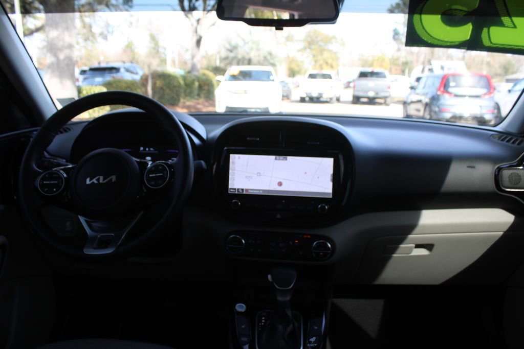 Certified 2025 Kia Soul EX image 23