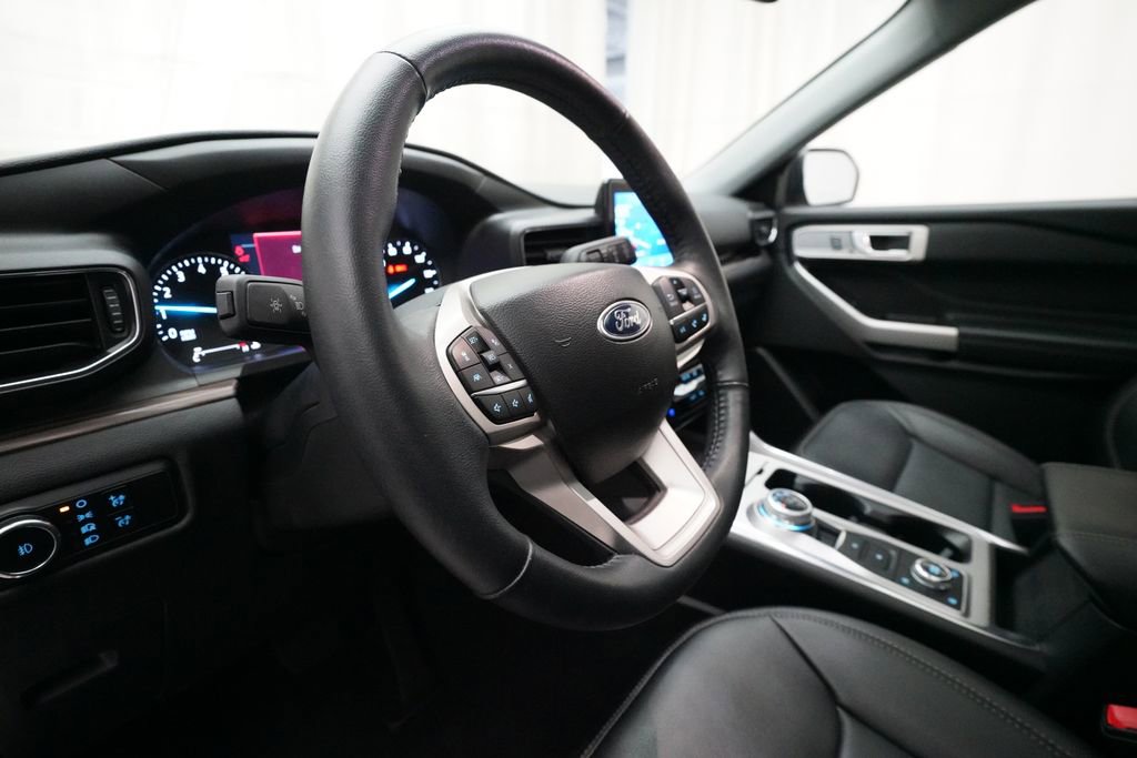 Used 2023 Ford Explorer Limited w/ Equipment Group 301A AWD/4WD image 8
