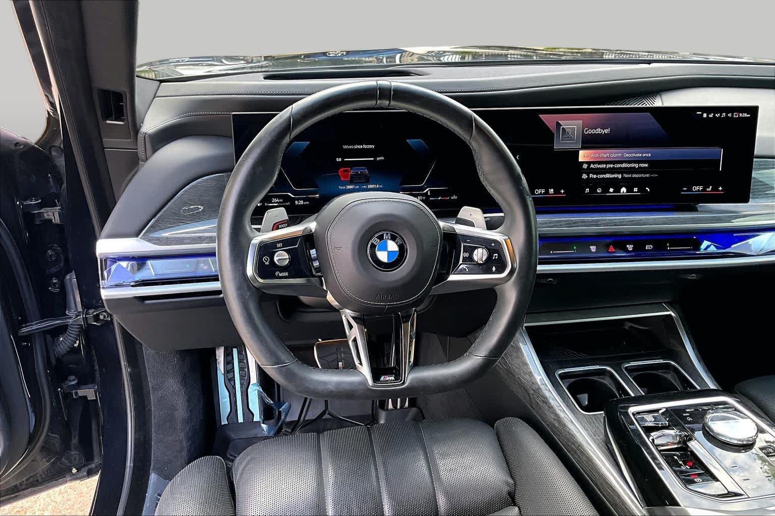 Used 2023 BMW 740i w/ Parking Assistance Package RWD image 15