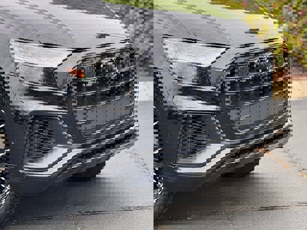 Used 2023 Audi Q8 Premium Plus w/ Premium Plus Package image 7