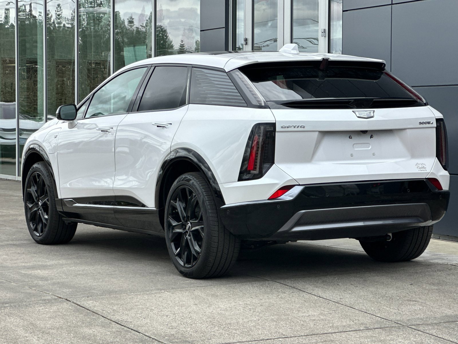 Used 2025 Cadillac Optiq Sport 1 w/ LPO, ONYX Package image 5