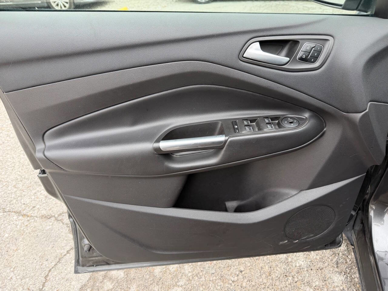 Used 2017 Ford Escape Titanium image 13