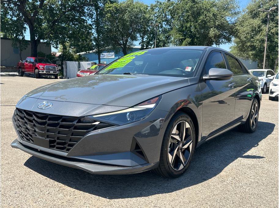 Used 2023 Hyundai Elantra SEL w/ Convenience Package FWD image 3
