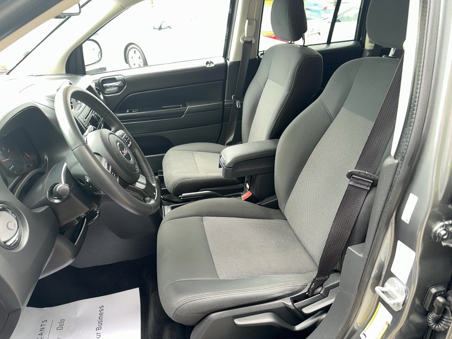 Used 2012 Jeep Compass Latitude AWD/4WD image 6
