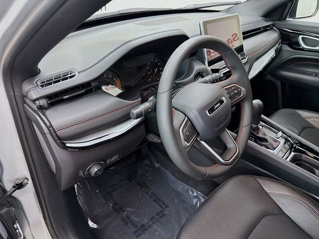 Used 2024 Jeep Compass Trailhawk image 9