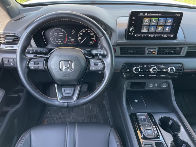 Used 2025 Honda Pilot TrailSport image 12