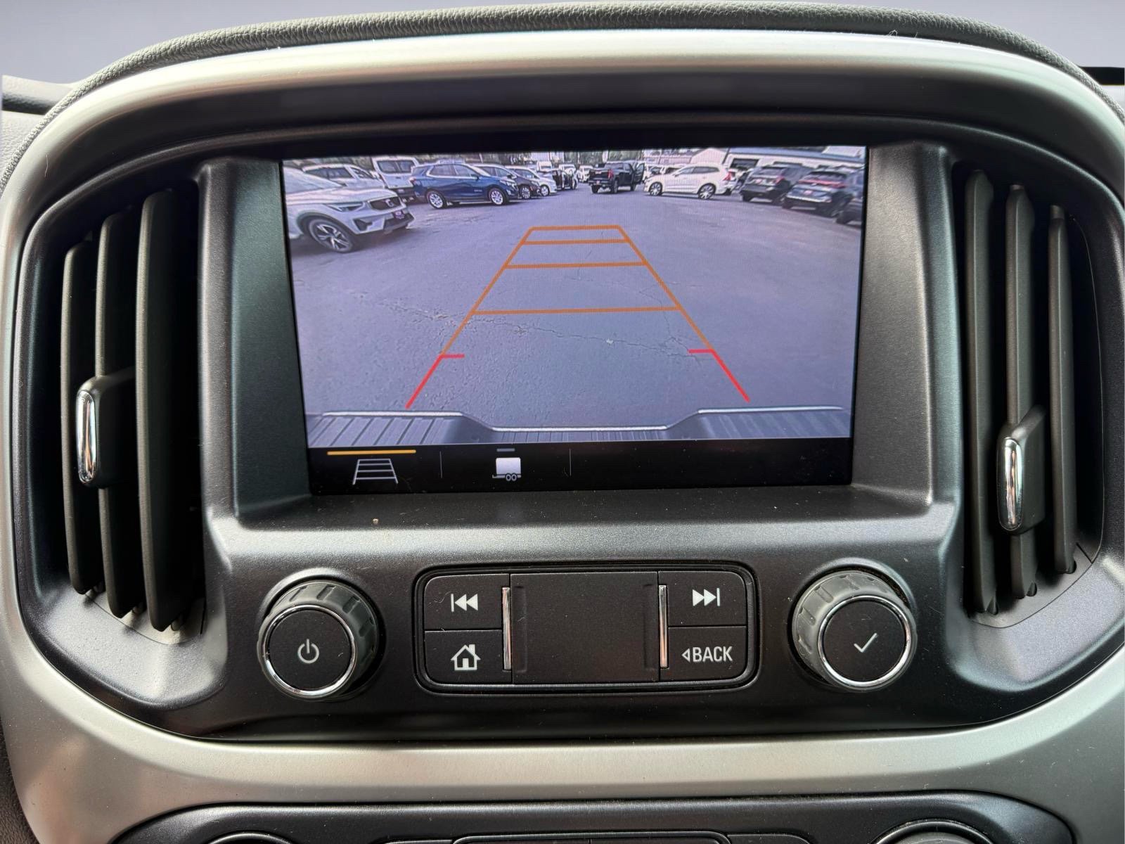Used 2022 Chevrolet Colorado LT w/ Safety Package AWD/4WD image 22