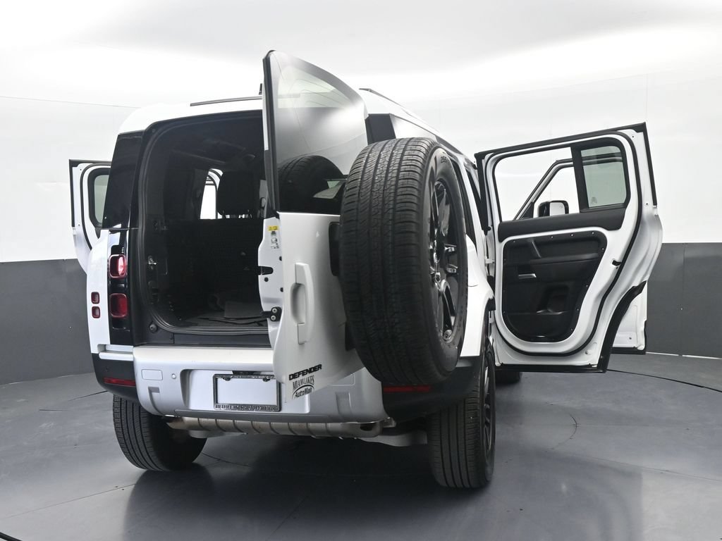 Used 2025 Land Rover Defender 110 S AWD/4WD image 91