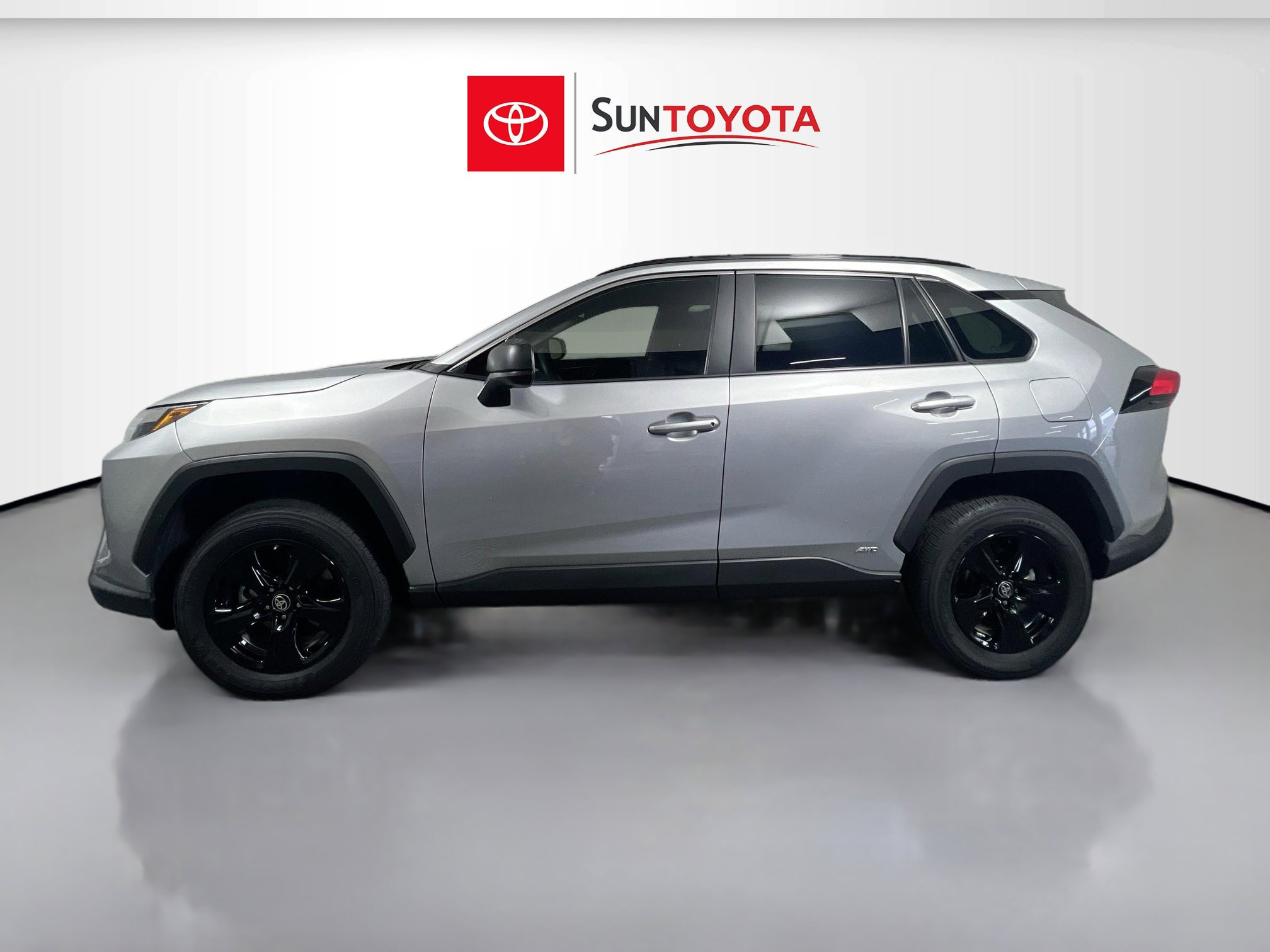 Used 2024 Toyota RAV4 LE image 7