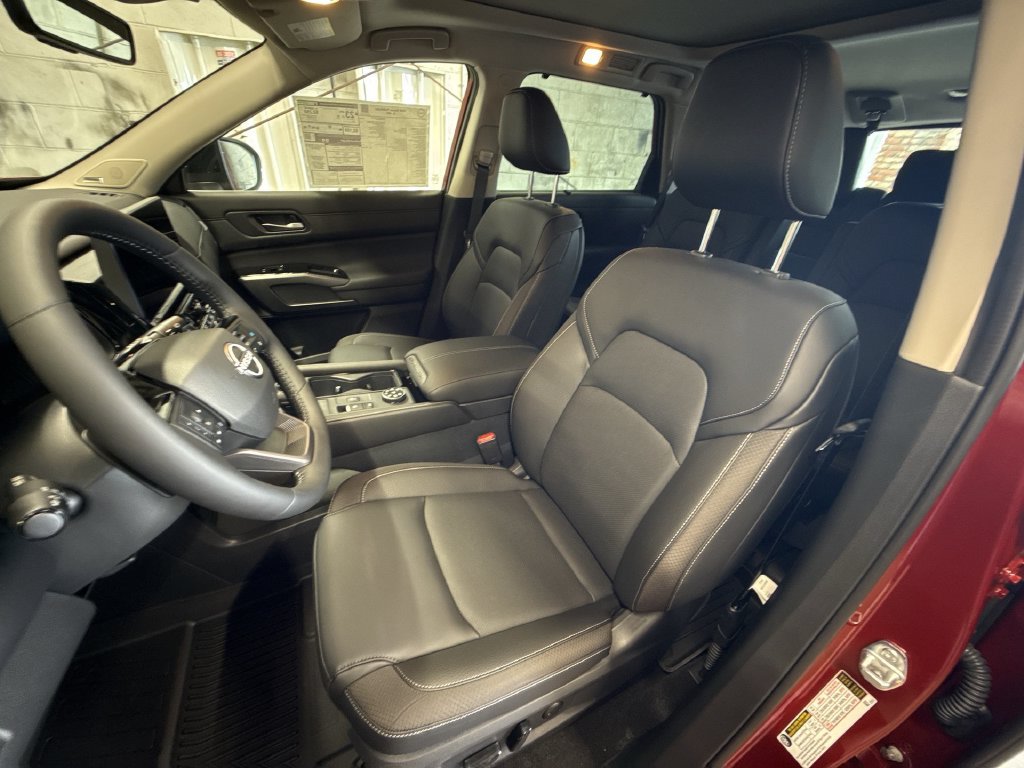 New 2026 Nissan Pathfinder SL w/ SL Premium Package AWD/4WD image 13