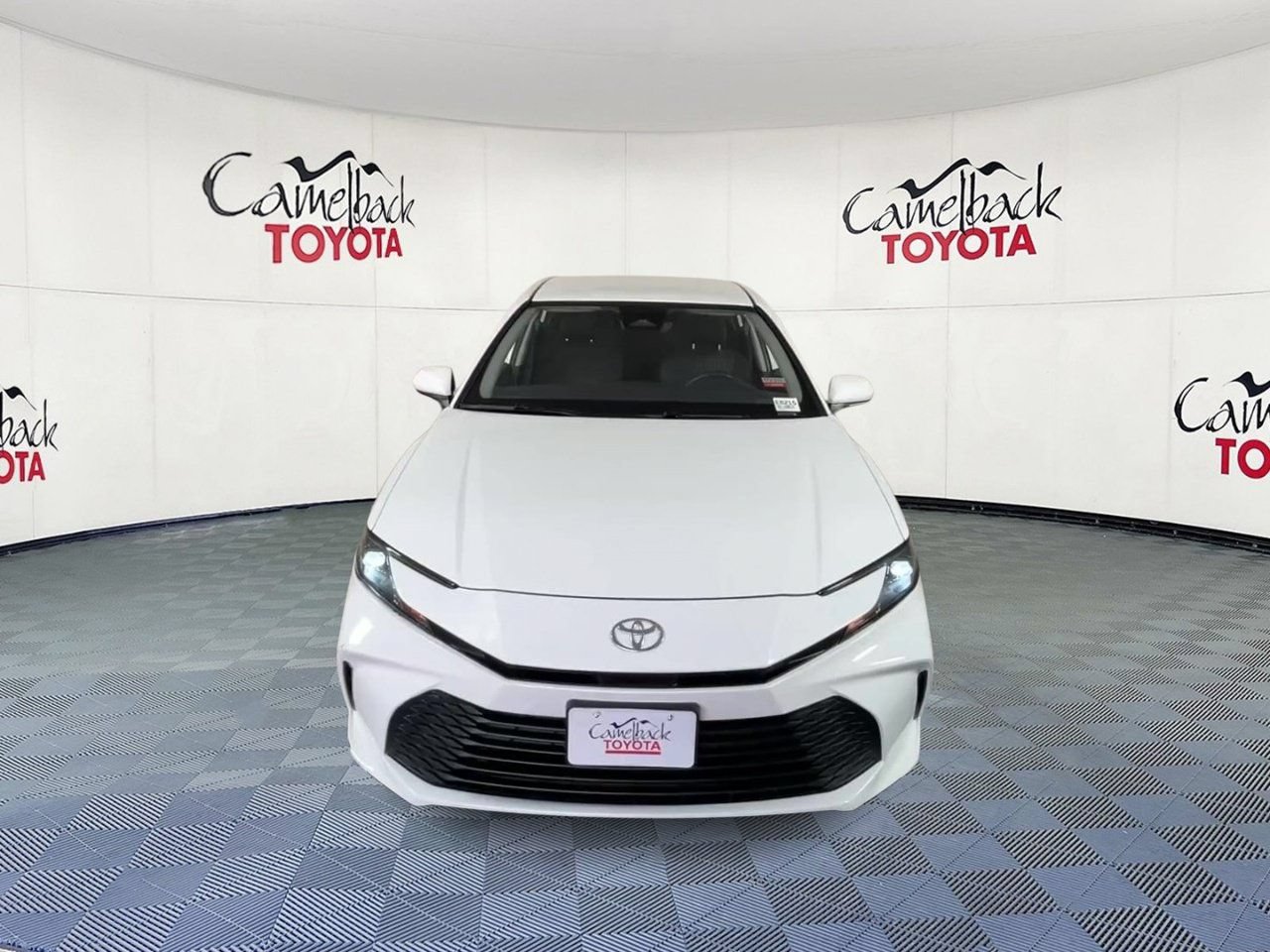 Used 2025 Toyota Camry LE w/ Convenience Package FWD image 5