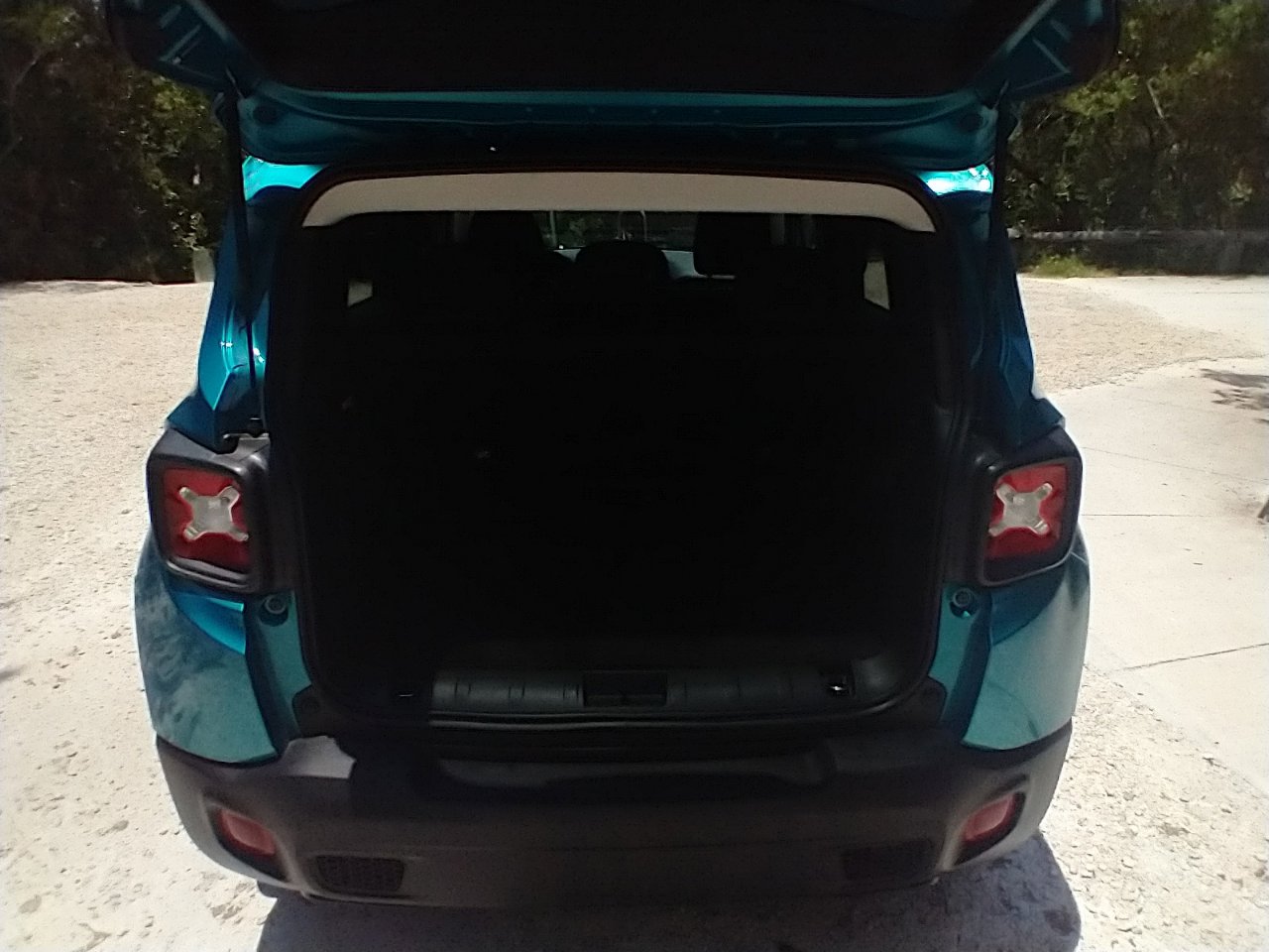 Used 2022 Jeep Renegade Latitude w/ Convenience Group image 13