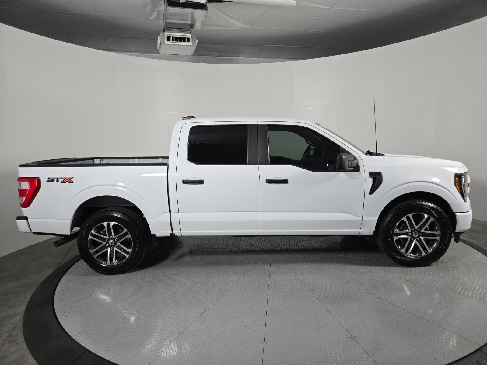 Used 2023 Ford F150 XL w/ STX Appearance Package RWD image 3
