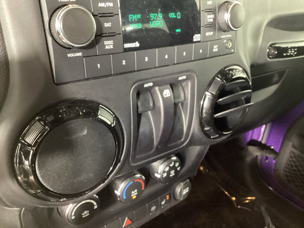 Used 2016 Jeep Wrangler Sahara AWD/4WD image 25