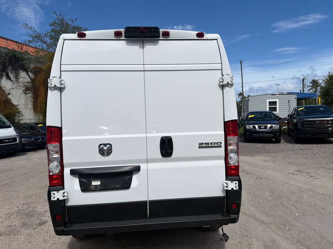 Used 2025 RAM ProMaster 2500 w/ Convenience Group FWD image 4
