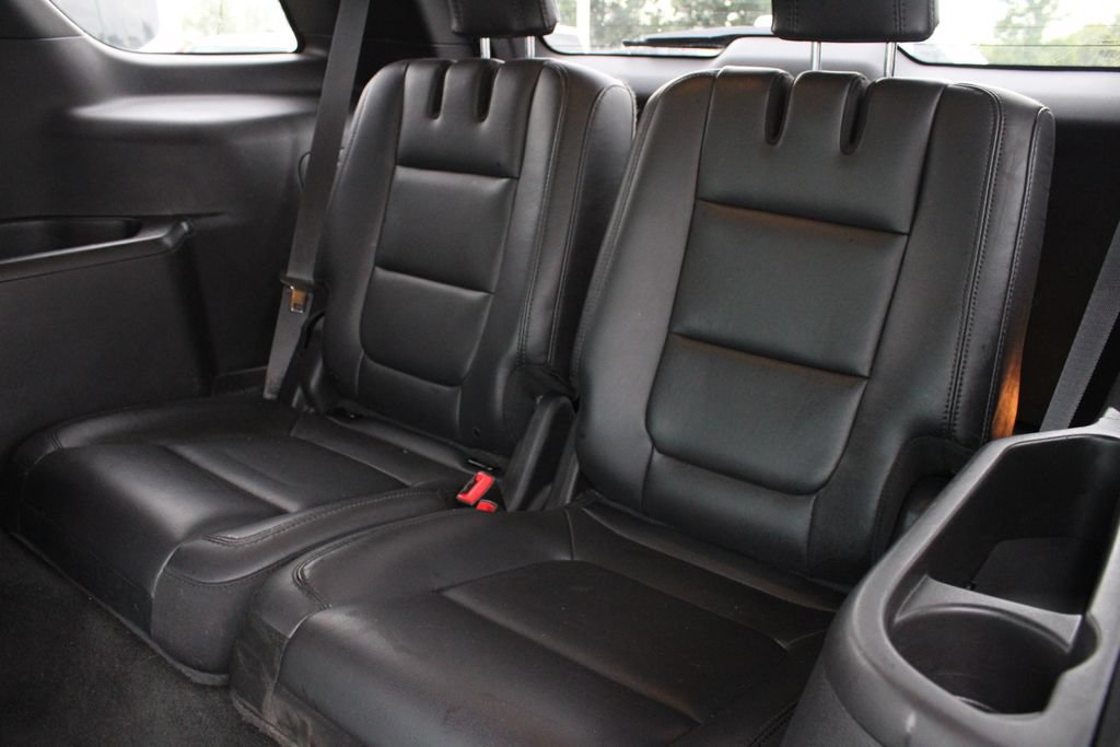 Used 2015 Ford Explorer Limited w/ Equipment Group 302A AWD/4WD image 23
