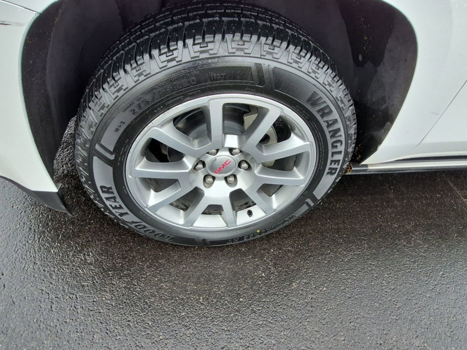 Used 2017 GMC Yukon XL Denali w/ Open Road Package image 9