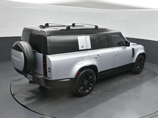 Used 2024 Land Rover Defender 130 X-Dynamic SE AWD/4WD image 41
