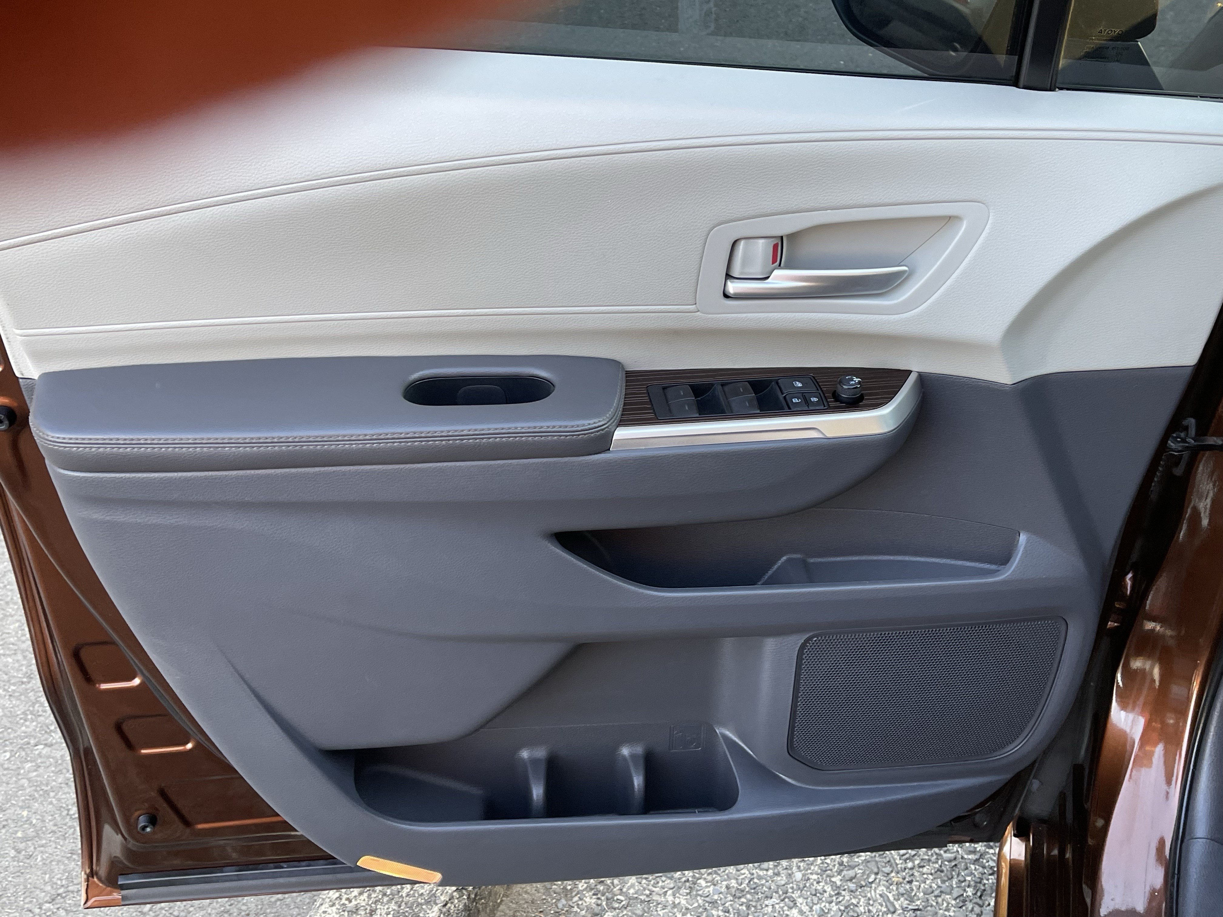 Certified 2021 Toyota Sienna XLE AWD/4WD image 17