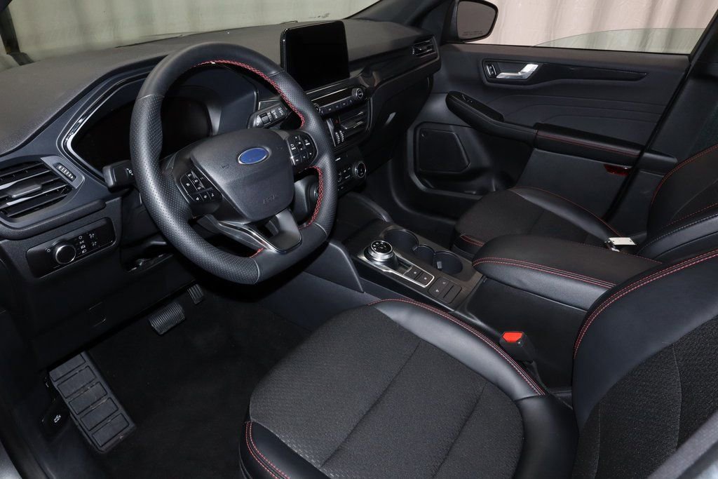 Certified 2025 Ford Escape ST-Line image 24