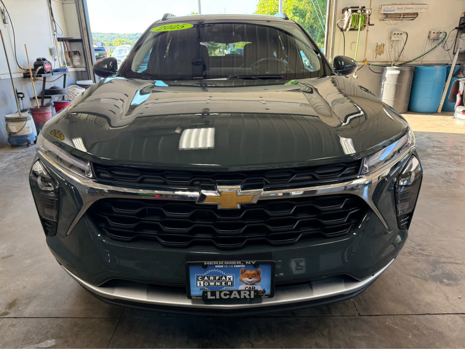 Used 2025 Chevrolet Trax LT w/ Driver Confidence Package image 2