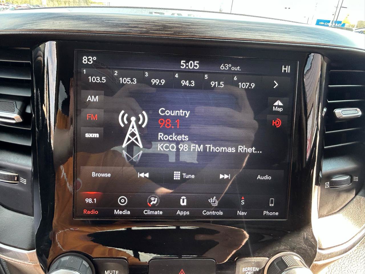Used 2019 RAM 1500 Laramie AWD/4WD image 21