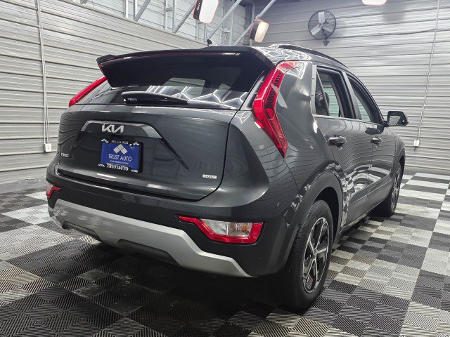 Used 2024 Kia Niro EX FWD image 6