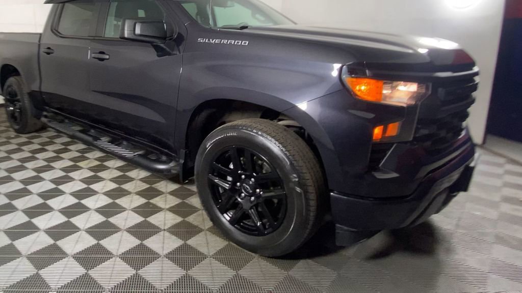 Used 2023 Chevrolet Silverado 1500 Custom image 4
