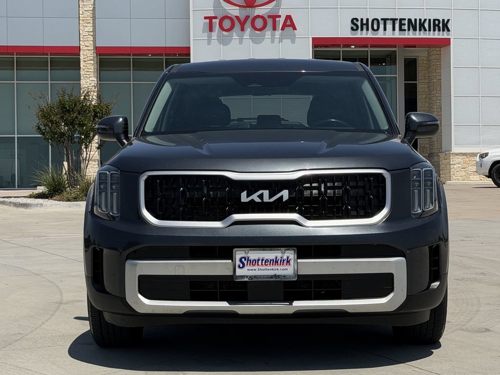 Used 2024 Kia Telluride LX FWD image 7