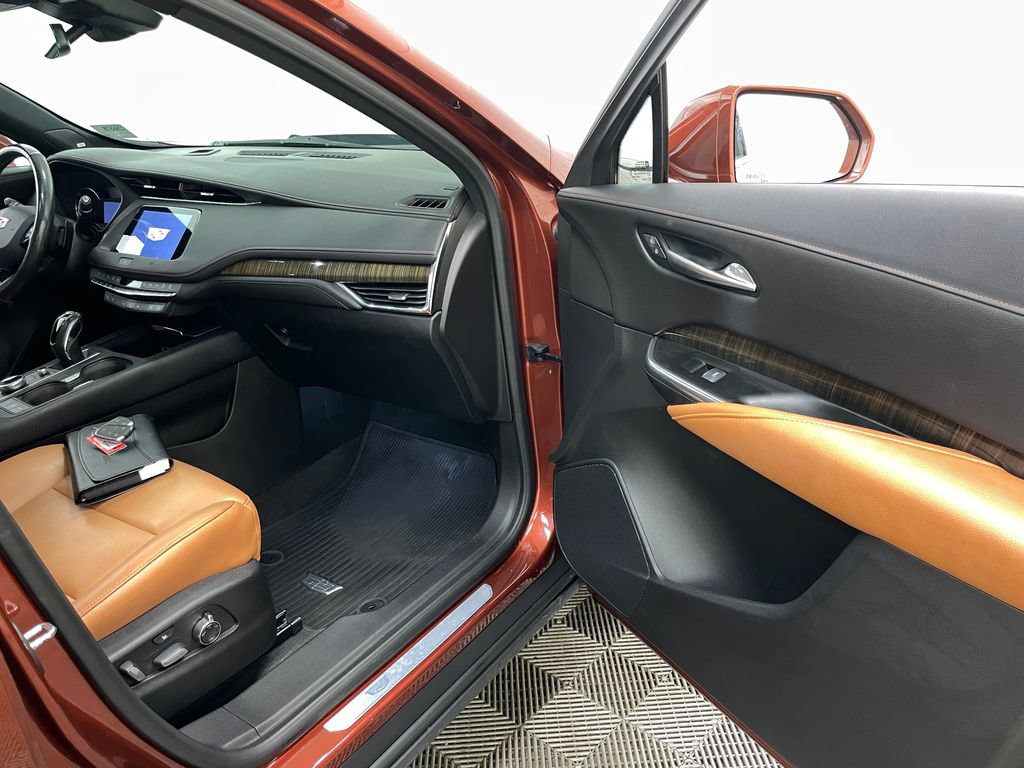 Certified 2019 Cadillac XT4 Premium Luxury AWD/4WD image 40