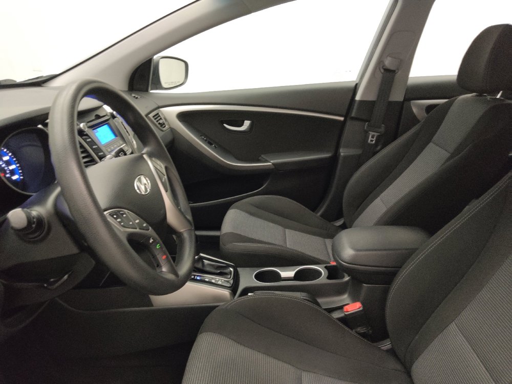 Used 2017 Hyundai Elantra GT image 17