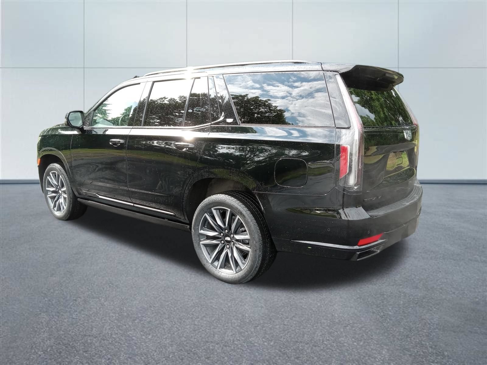 Used 2023 Cadillac Escalade Sport w/ LPO, ONYX Package AWD/4WD image 3