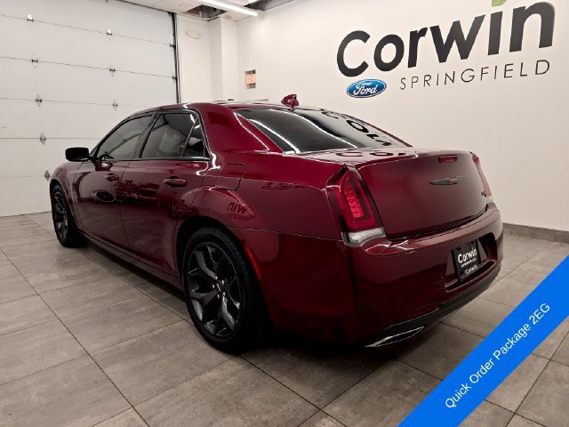 Used 2023 Chrysler 300 S w/ Comfort Group RWD image 3