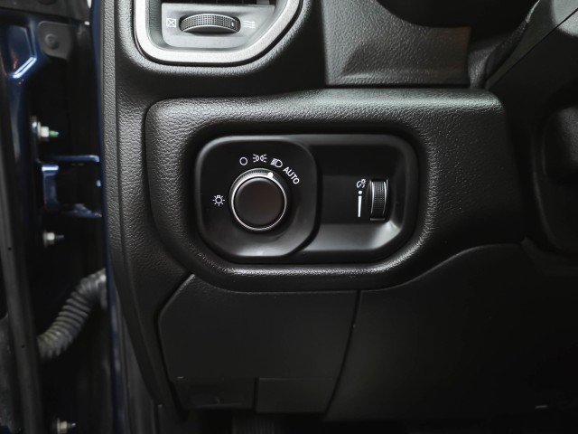 Used 2021 RAM 5500 Tradesman RWD image 27