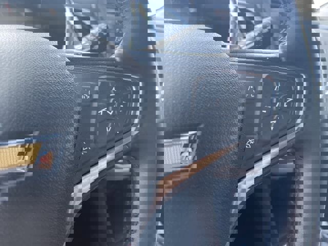 Used 2024 Chevrolet Equinox LT FWD image 24