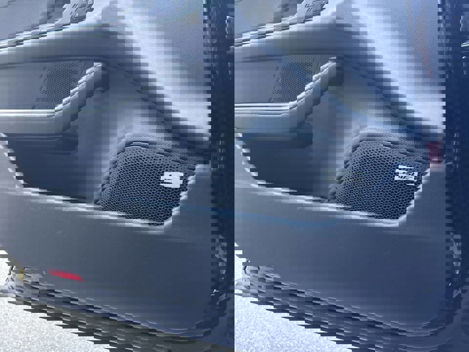 New 2025 Porsche Taycan image 27